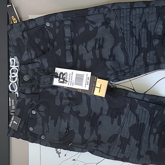 Bundle of 2 Kids Camo Jeans | NWT NWOT | Size 7 - Picture 4 of 9
